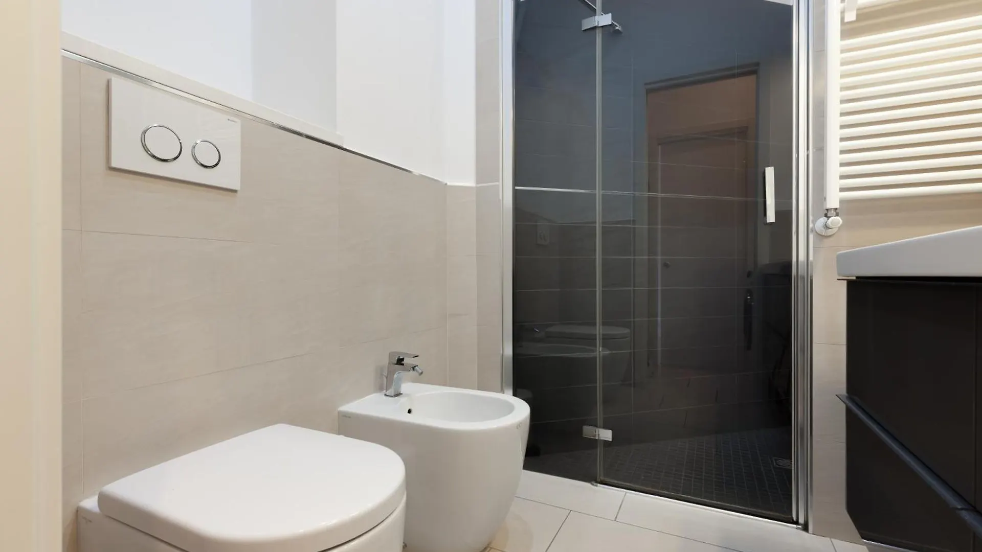 Nam House & Posto Auto Apartment Milan Italy