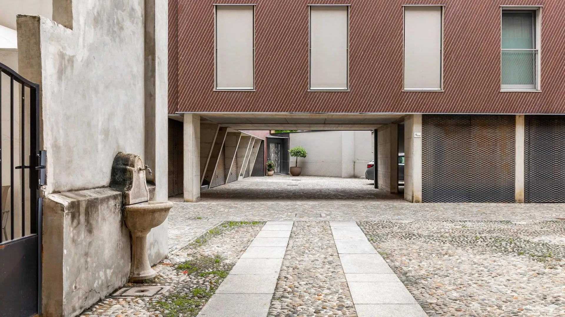 Nam House & Posto Auto Apartment Milan